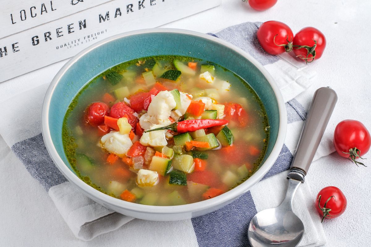 Весенний суп минестроне: насладитесь вкусом с треской и белой фасолью