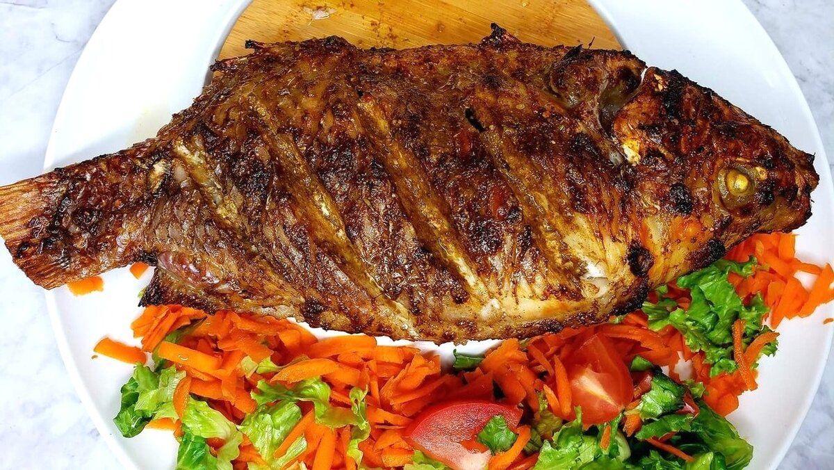 Секреты хрустящей корочки на рыбе: как сахар помогает создать идеальное блюдо