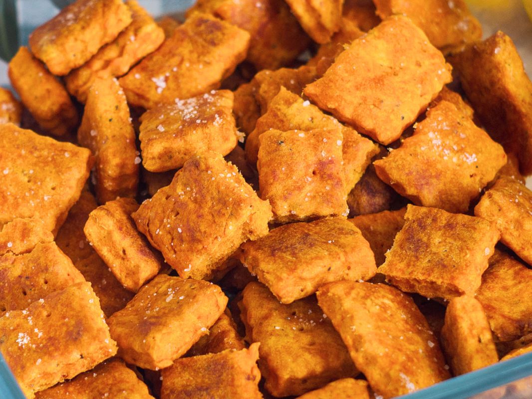 Крекеры, которые заменят всё: простой рецепт без химии