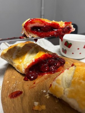 Нежный штрудель с вишней: взрыв вкуса, который стоит попробовать