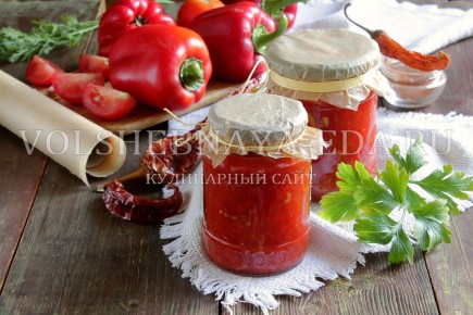 Как приготовить аджику из помидоров и перца на зиму: секреты и советы