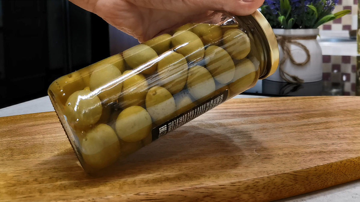 Необычная закуска из оливок, которая украсит ваш праздничный стол