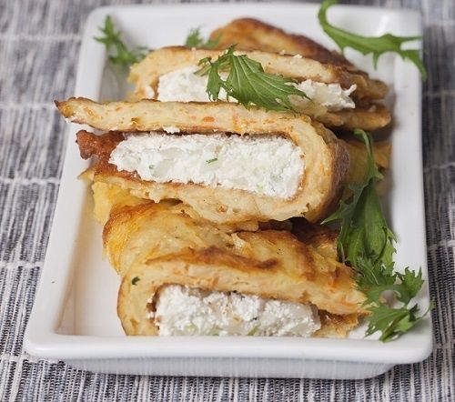 Вкусное утро: картофельные драники с начинкой из творога