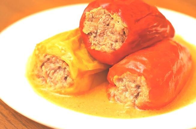Необычные фаршированные перцы с мясом и рисом для всей семьи