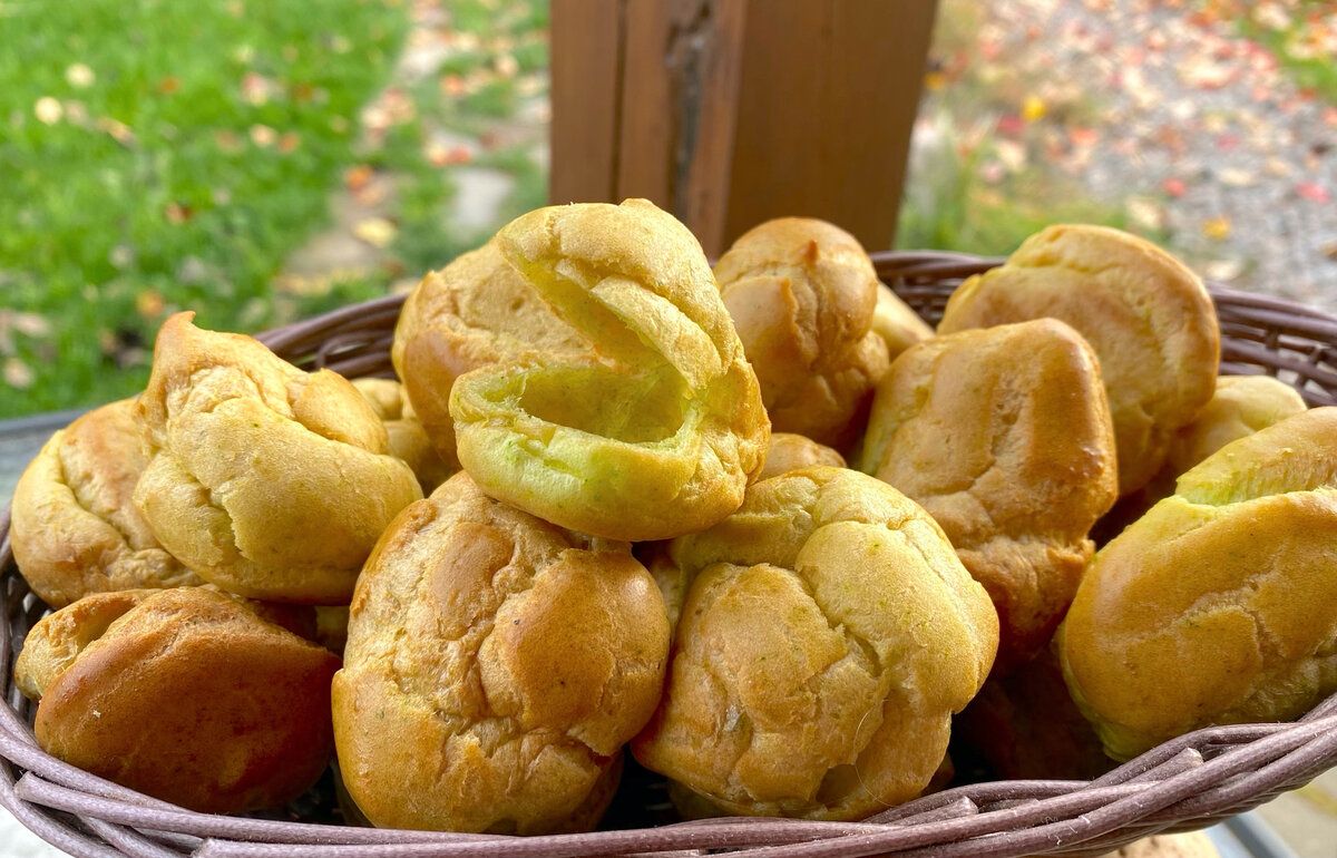 Профитроли: изысканная выпечка для десертов и закусок