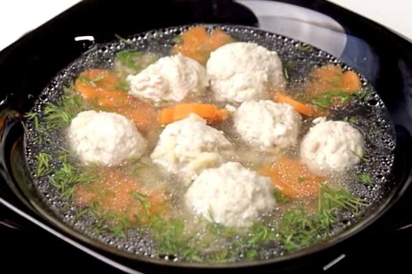 Суп с фрикадельками и вермишелью: три рецепта, которые стоит попробовать