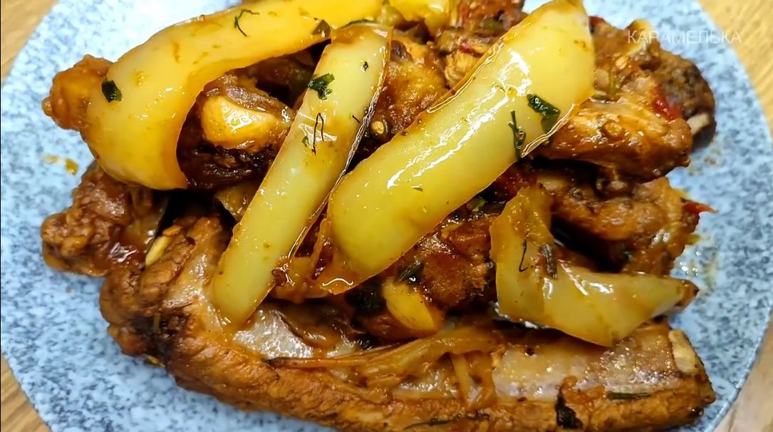 Невероятные рёбрышки в овощном соусе: идеальный ужин на каждый день