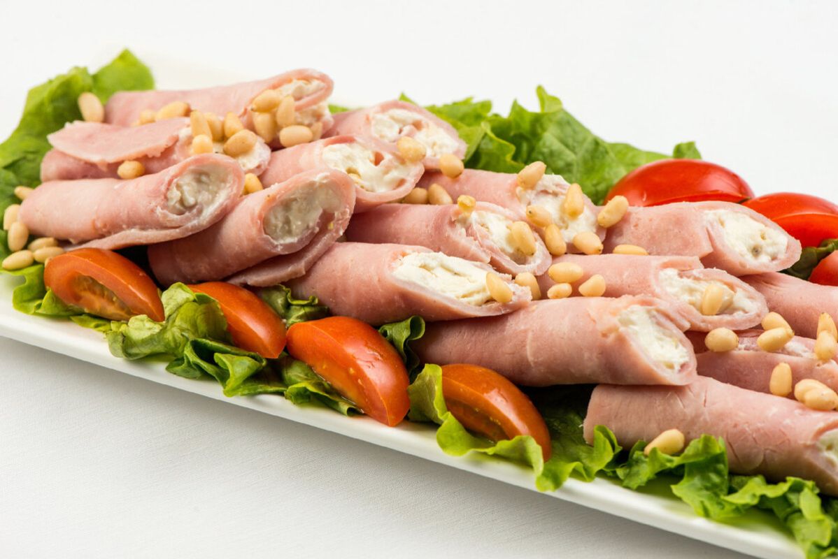 Рулетики из ветчины: как создать закуску с неповторимым вкусом