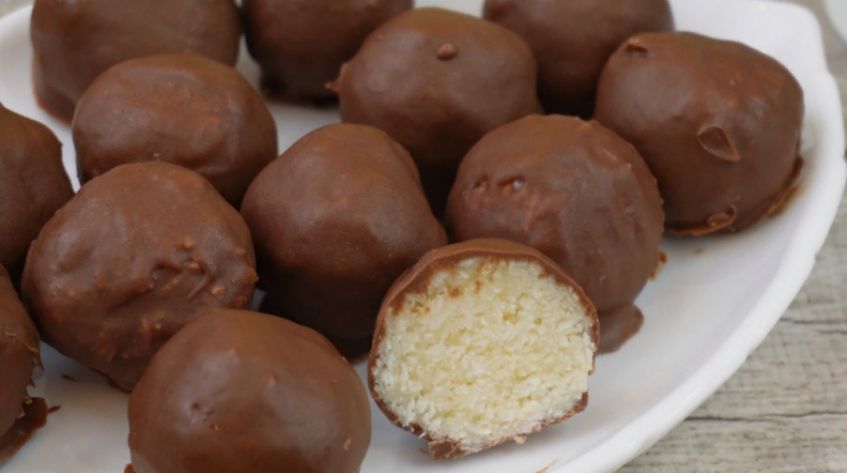 Необычные конфеты с кокосом всего из трех ингредиентов