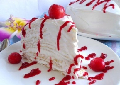 Легкий блинный торт с вишневым соусом