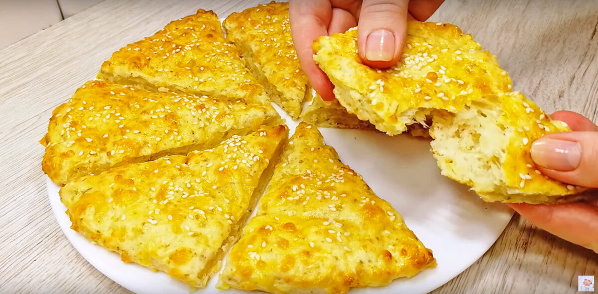 Вкусный завтрак для школьников: творожная лепёшка с сыром