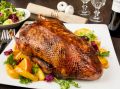 Гусь с беконом и апельсином: вкусное угощение для праздников
