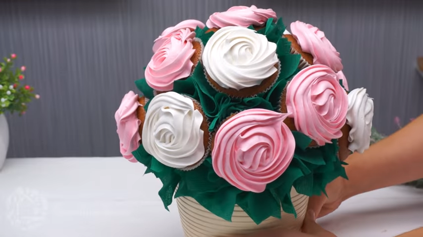 Как создать удивительный букет из кексов на день рождения