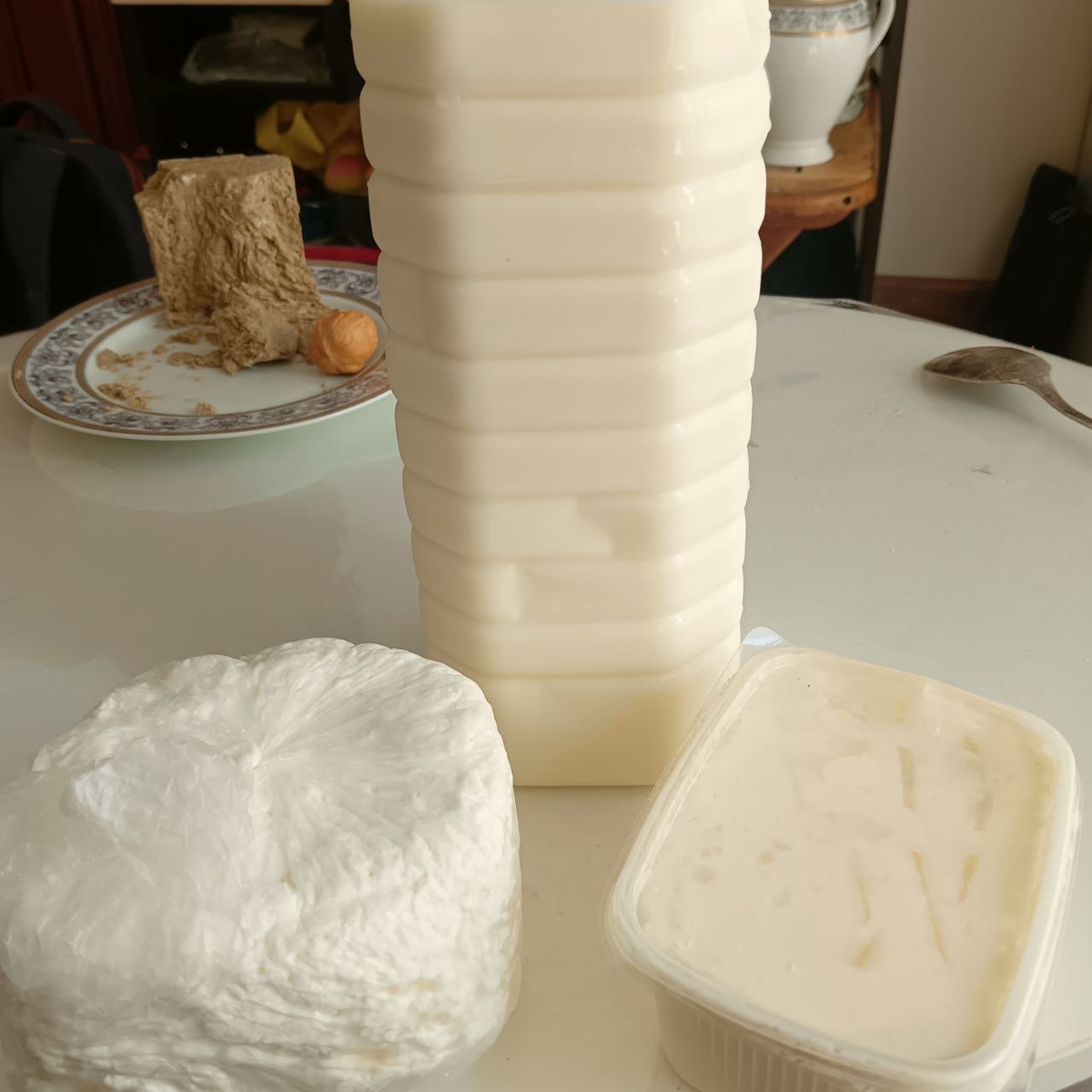 Где местные жители Анапы покупают свежие молочные продукты