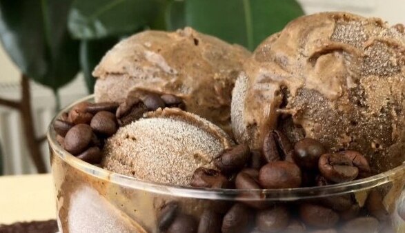 Как приготовить восхитительное кофейное мороженое в домашних условиях