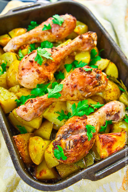 Курица с картошкой: простой и сытный рецепт для всей семьи