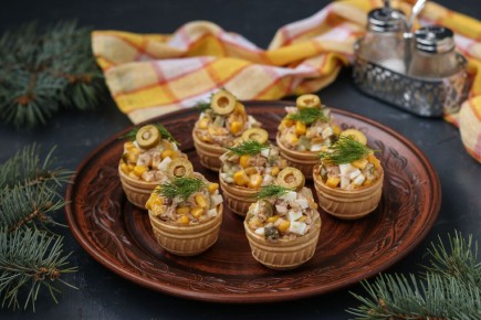 Тарталетки с тунцом: яркая закуска для праздника