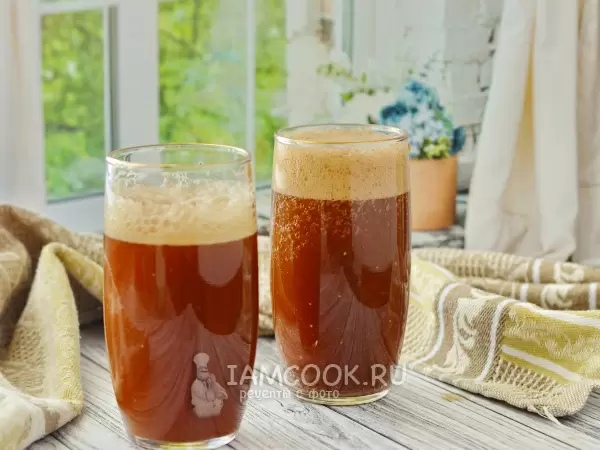 Соскучились по лету? 7 освежающих напитков из берёзового сока