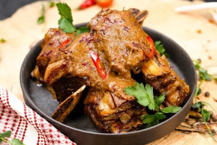 Необычное сочетание: говяжьи ребрышки в пивном соусе для праздника 23 февраля