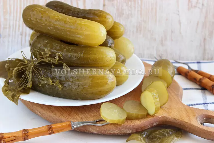 Простой и вкусный рецепт огурцов с горчицей на зиму