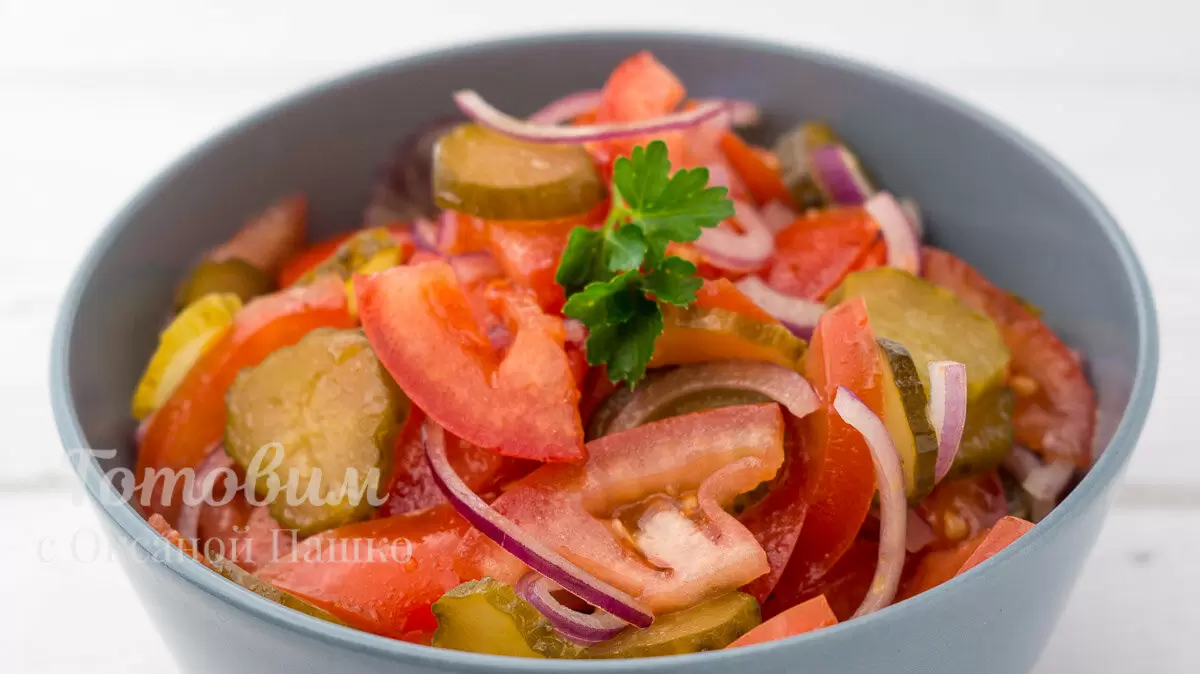 Легкий салат за 5 минут: всего три ингредиента и максимум вкуса