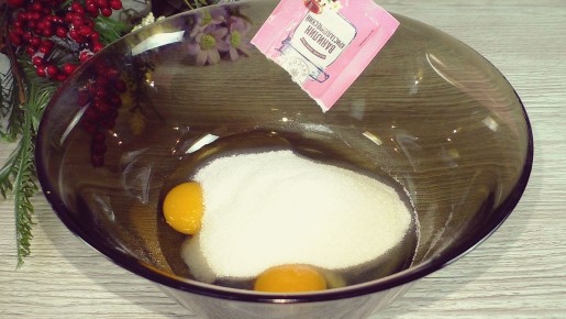 Нежный пирог с ягодами на кефире: идеальное лакомство к чаю