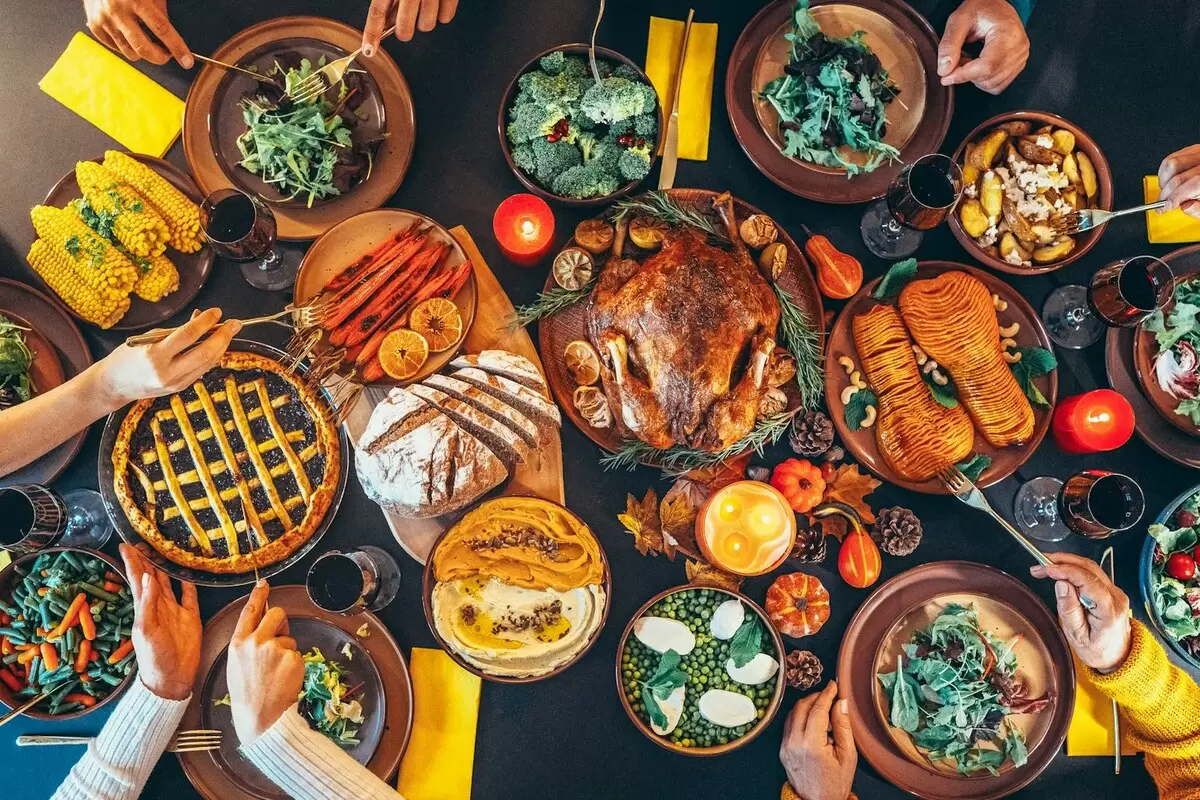 Кофе и праздничные излишества: переработка мифов о весе