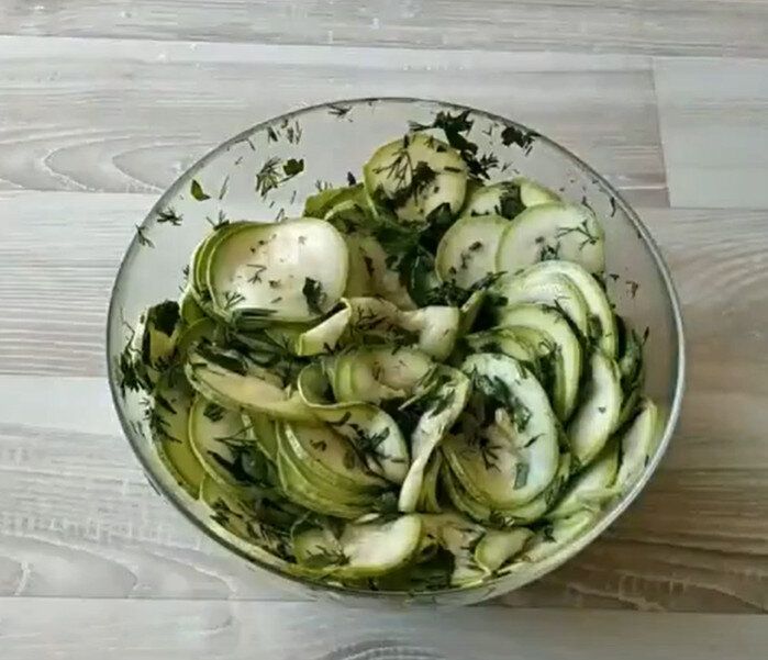 Как приготовить маринованные кабачки: простой и вкусный рецепт