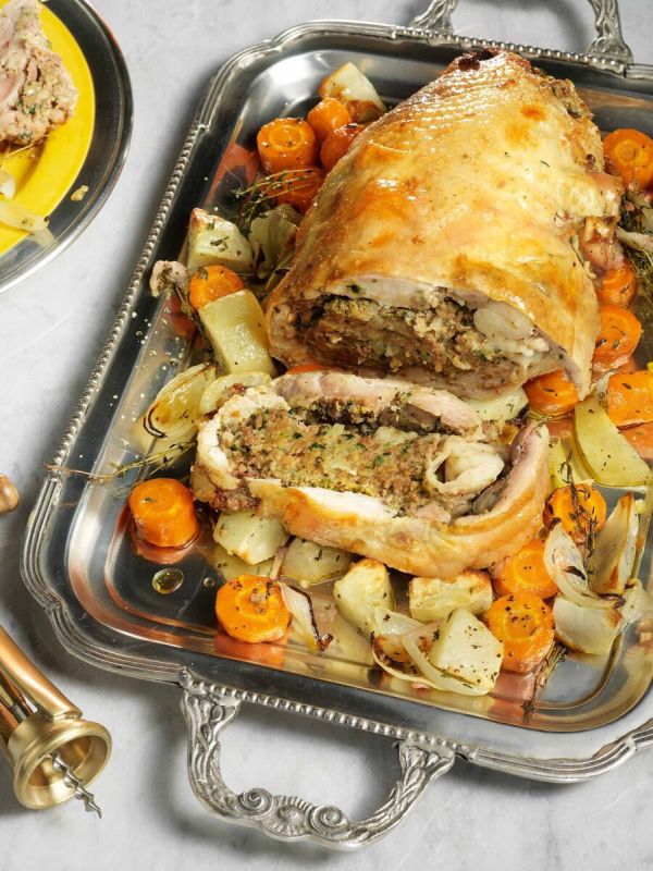 Вкусный рулет из индейки с бараниной и овощами – кулинарный шедевр на ваш стол