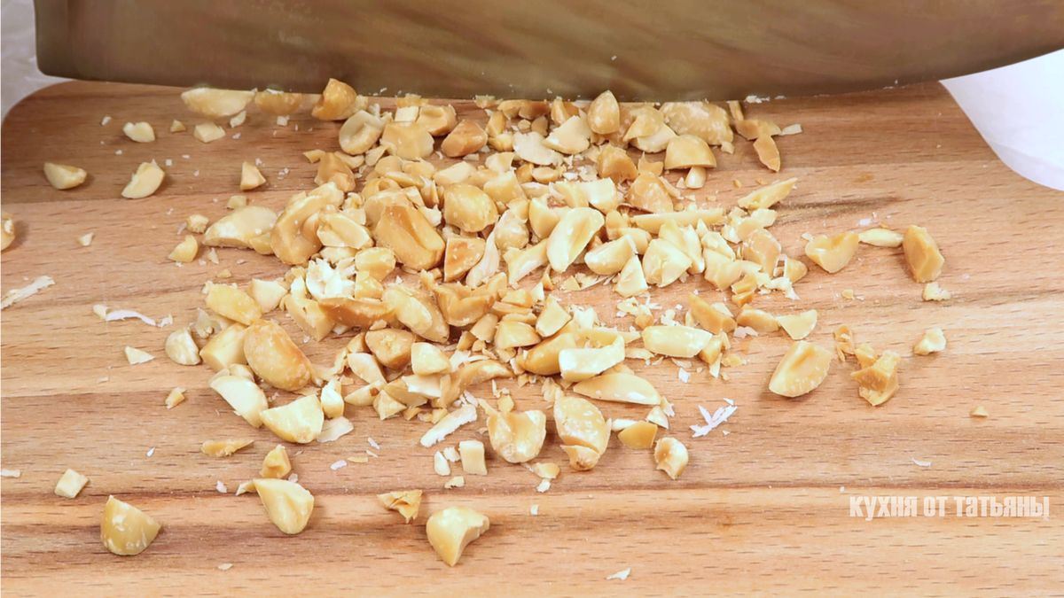 Нежный кекс с орехами и фруктами: простое лакомство на каждый день