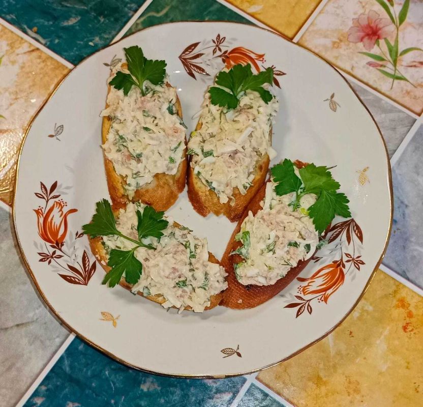 Вкуснейшие бутерброды с тунцом за полчаса: идеальная закуска для любого повода