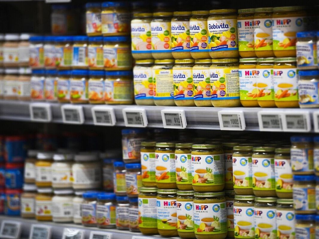 В Чехии обнаружены отравленные банки с детским питанием: загадочный инцидент продолжается